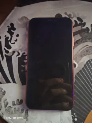 إيفون xr ضهر مكسور