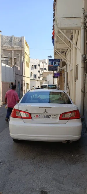 Mitsubishi galant model 2012