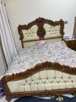 غرفه نوم تفصال شغل عراقي درجه اولى ونظيفه جداً