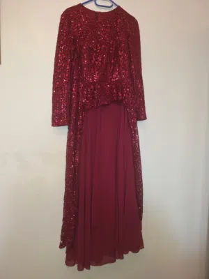 فستان سهرة (سواريه) مميز - لون عنابي (ماروني) براق - بحالة ممتازة لوزن  من 65 إلى  74