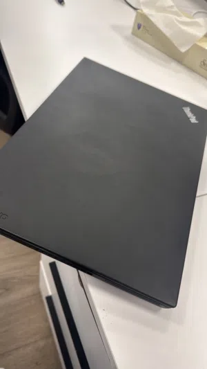 Lenovo i7 مع كرت شاشه