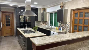 شقة استثمارية مميزة جدا للبيع في عبدون A very special investment apartment for sale in Abdoun
