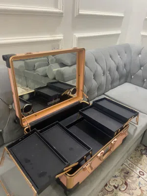 صندوق ومنظم مستحضرات التجميل مستعمله