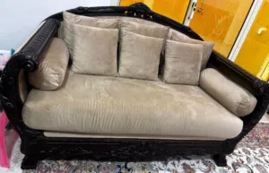 جلسة خشب بحالة ممتازة للبيع - wooden classic wooden seating