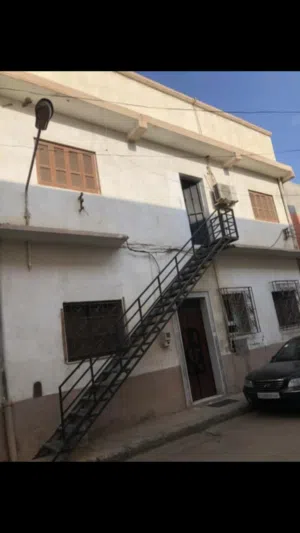 منزل للبيع منطقة هضبة البطاطا شارع 10 متر   مقابل المسجد