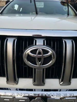 للبيع تويوتا برادو 2014 VX مضمونه من أي عيب V6