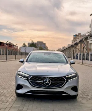 مرسيدس E200 افنجارد بلس كامله محاور موديل 2025 زيرو