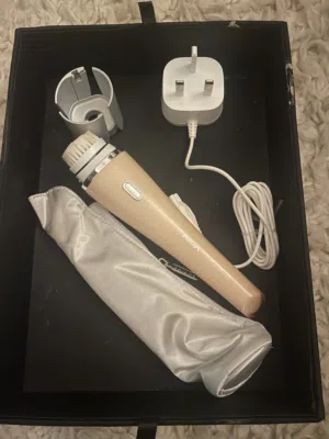 اجهزة عناية شخصية وشعر للبيع  استخدام جدا بسيط ولا يوجد بها عيوب ابدا