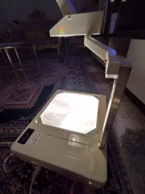 بروجكتر عرض العلوي
