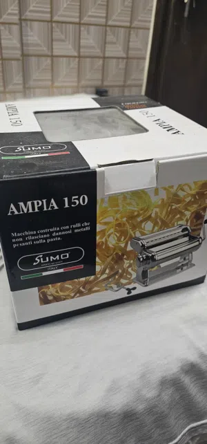لماكينة تحضير المعكرونة ورق العجين من العلامة التجارية Sumo (سومو)، موديل Ampia 150.