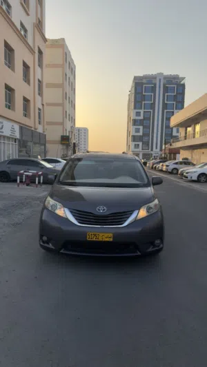 Used Toyota Sienna in Muscat