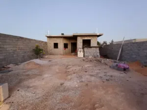 استراحة للبيع واقغة ع التشطيب
