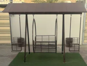 الأرجوحة مع مظلة