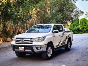 TOYOTA HILUX 2.7 4X4 SR5 DOUBLE CABIN SINGLE OWNER ZERO ACCIDENT FULLY AGENCY MAINTAINED