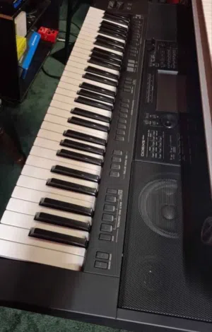للبيع اورج / كيبورد يماها Yamaha PSR-SX900