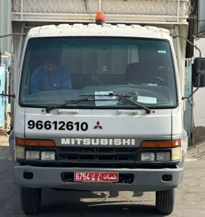 Mitsubishi 7 ton 2008 model truck total original condition cabin still original paint no any acciden