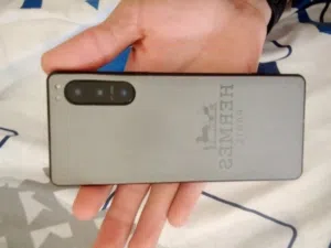 سوني اكسبيريا 1مارك 5ومبرد اصلي وشحن كامل للبيع مع بعضهم او تبديل