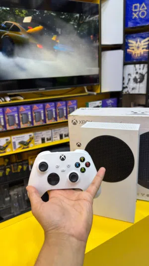 سيريس اس (يوجد مراوس)نضيف 100% مع الضمان مع كامل الملحقات xbox series s(يتوفر مراوس )