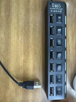 موصل 7 منافذ USB كلهم شغالين و موصولين بمنفذ واحد USB
