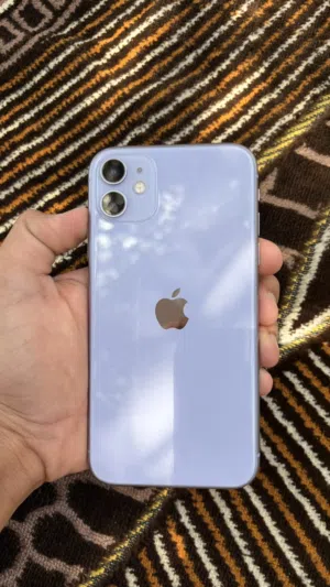Apple iPhone 11 256 GB in Al Dakhiliya