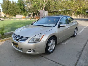 Used Nissan Altima in Al Batinah