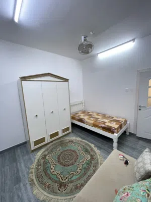غرفة وحمام راقيه و اثاث جديد بالخوير Elegant room and bathroom with new furniture in Al Khuwair