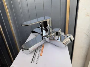 خلاط حمام ممتاز دقة على جنب