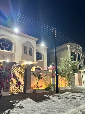 250 m2 5 Bedrooms Villa for Rent in Al Batinah Sohar