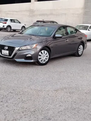 Used Nissan Altima in Farwaniya