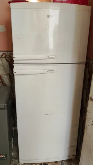 ثلاجة ومجمدة