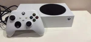 الجهاز ما في اي شي افحص وين مابدك معاه ايد وحده الاصليه وجميع اغراضه..............................