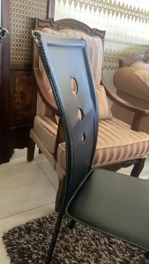 طاولة سفرة مع ستة كراسي