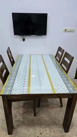 طاولة طعم نظيفه