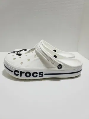 شبشب Crocs  لون أبيض نظيف