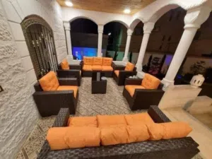 طقم راتان عشر مقاعد فخم جدا مع طاولتين وسط
