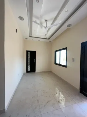 171 m2 5 Bedrooms Townhouse for Sale in Northern Governorate Madinat Hamad