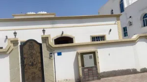 منزل للبيع العامرات مدينة النهضة السابعة مساحة البناء 270 مساحة الارض 600