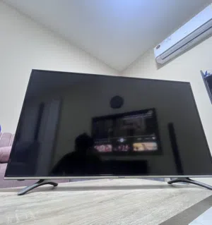 Hisense 43 inch 4K Ultra HD Smart LED TV - Excellent Condition..