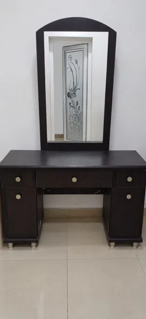 dressing table. move out sale