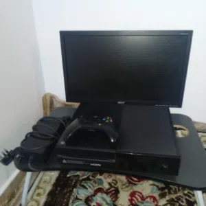 اكس بوكس ون  نظيف وشغال 100/100 الوصف مهم