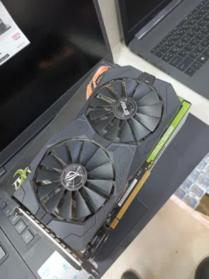 كرت شاشة RX560 بحالة ممتازة