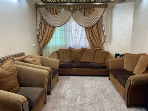 كنب صالون بني