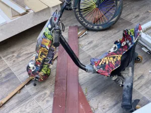 FOR SALE – Kids Bicycle + Electric  Scooter للبيع – دراجة أطفال + سكوتر كهربائي