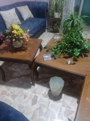 طقم طاولات مكون من قطعتين للبيع قابل للتفاوض