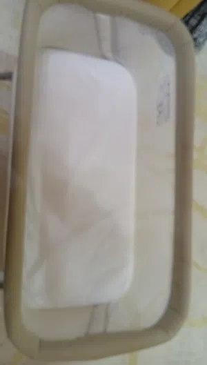 سرير اطفال حديثي الولاده