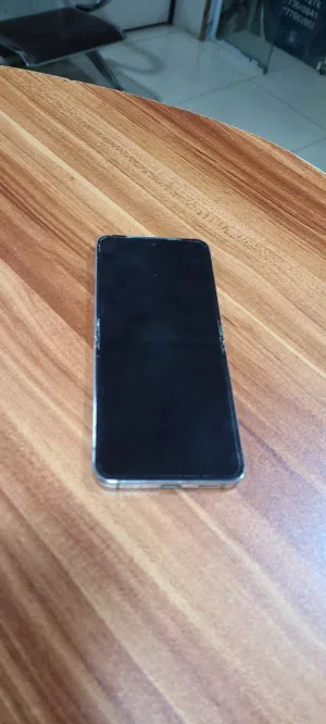Samsung Galaxy Z Flip5 256 GB in Sana'a