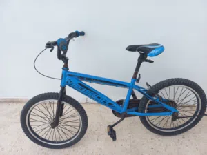 دراجة هوائية ( بسكليت ) جنط 20 بحالة ممتازة - مستعمل للبيع - لون أزرق وأسود