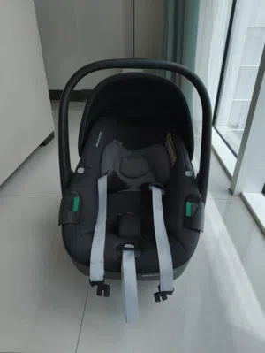Maxi-Cosi Pebble 360 car seat  Available with adapters  compatible with yo-yo stroller