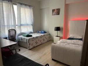 سرير للإيجار بشقه مفروشه وعماره حديقه بشارع التعاون امام مسك الشام مباشرة