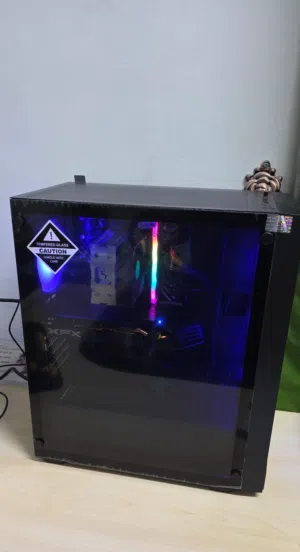 جهاز PC مستخدم أقل من أسبوع ( 340 ريال ) مواصفات قوية ، يأتي مع 3 برامج لتحميل الألعاب .